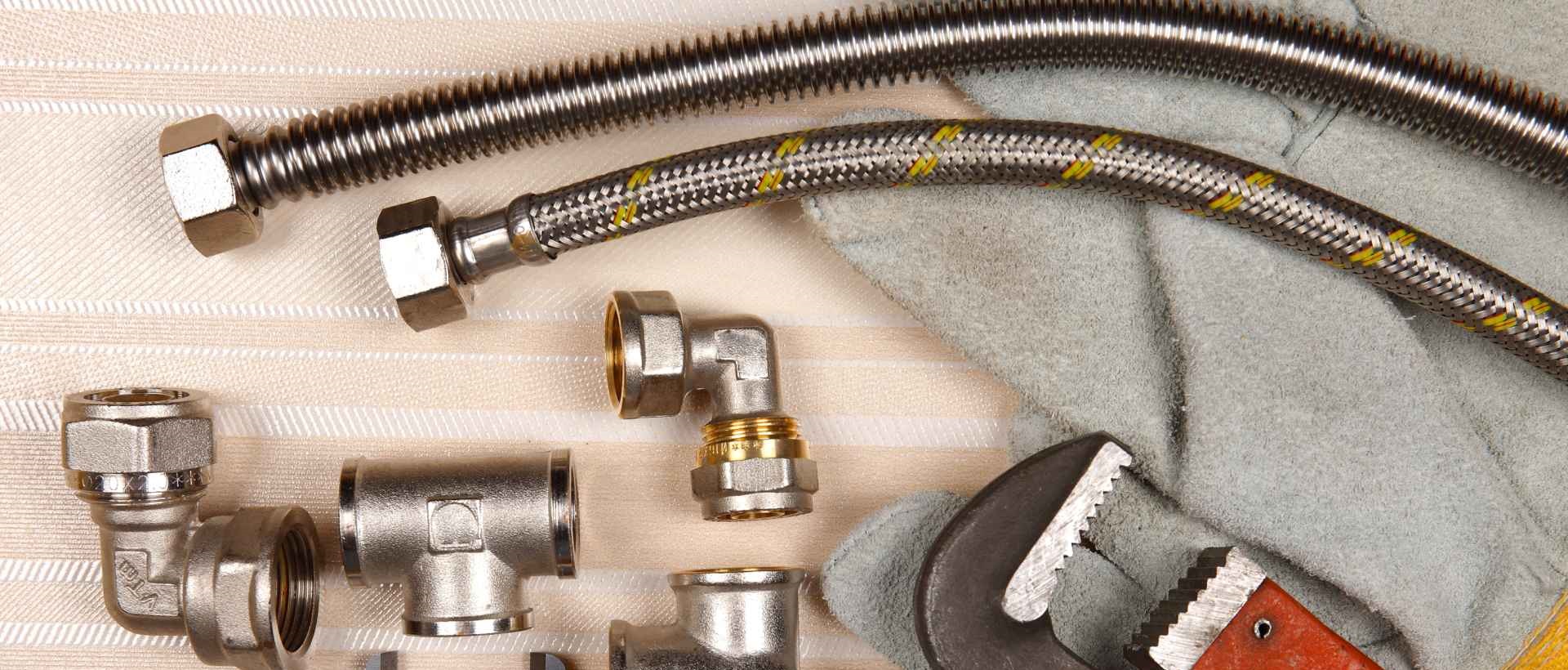 Emergency plumbers E14